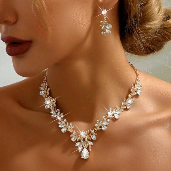 Elegant 3pcs Jewelry Set with Rhinestone Accents - Silvery Plated Necklace and Earrings, Perfect for Parties & Festivals